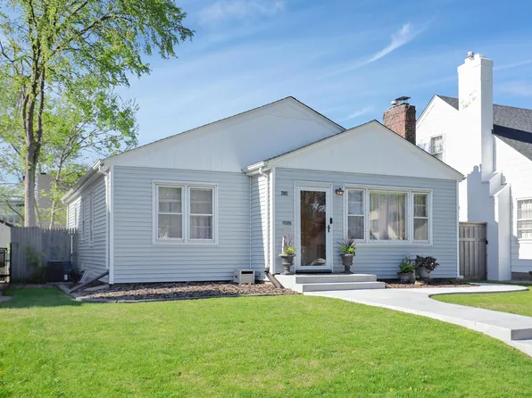 2102 Pinehurst Ave, Saint Paul, MN 55116