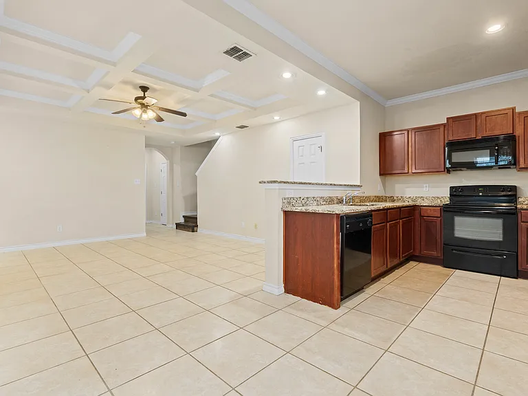 4917 Appleseed Ct — Photo 8
