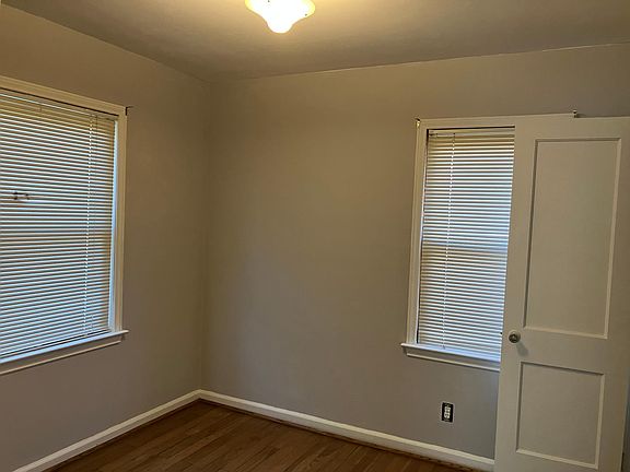 5th image of 4564 Hereford St