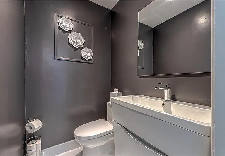 1800 SE Admirals Way — Photo 35