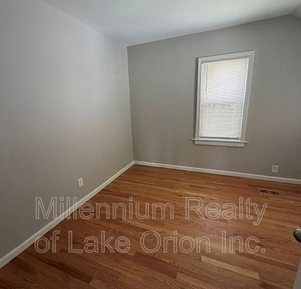 27 Sylvan — Photo 12