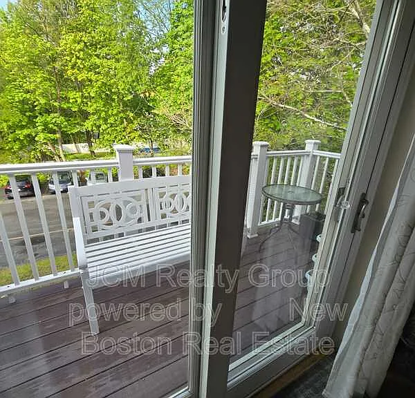276 Albion St — Photo 37