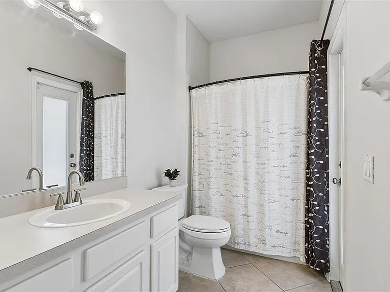 8332 Torrington Ave — Photo 22