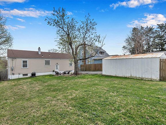 5th image of 9527 Brenda Ave