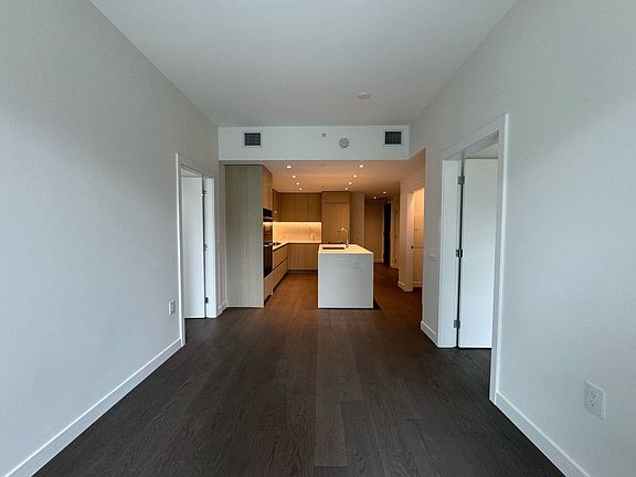 2nd image of 5168 Cambie St #213