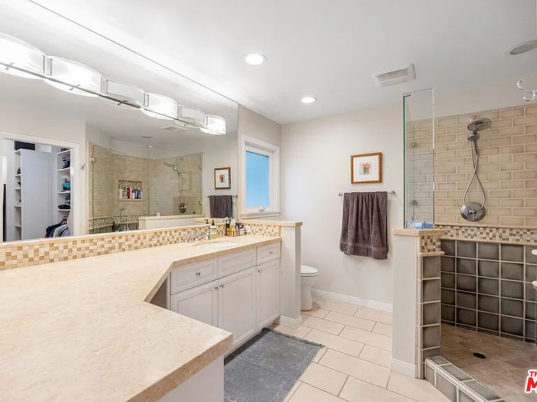 1802 California Ave — Photo 13