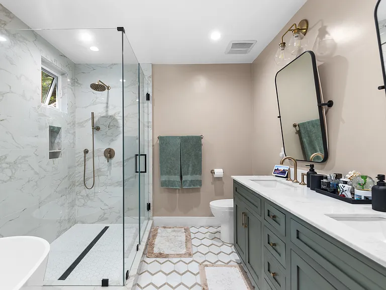 3286 Mandeville Canyon Rd — Photo 16