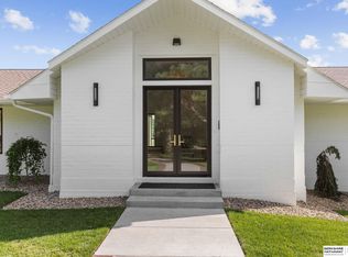 5501 Cavvy Rd, Lincoln, NE 68516