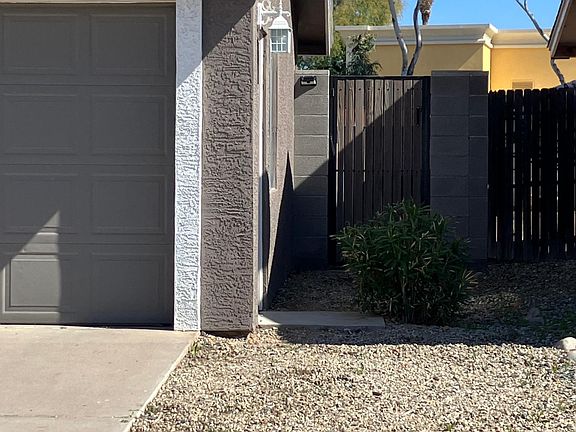 2nd image of 205 N Country Club Way