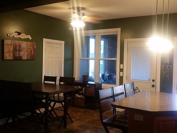 4th image of 32 Ivy Ave SE