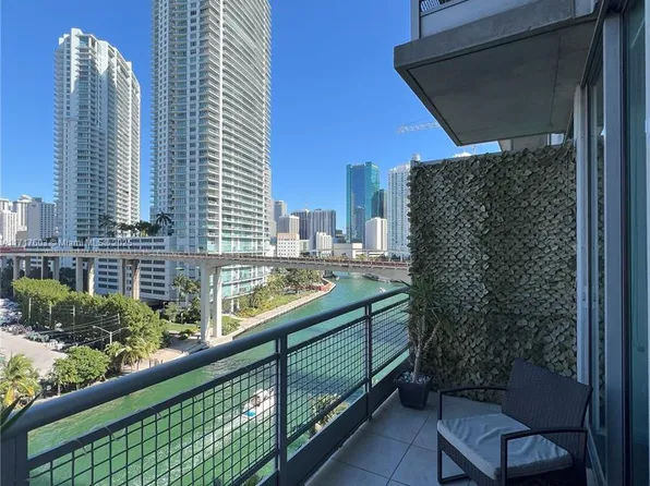 690 SW 1st Ct APT 1011, Miami, FL 33130