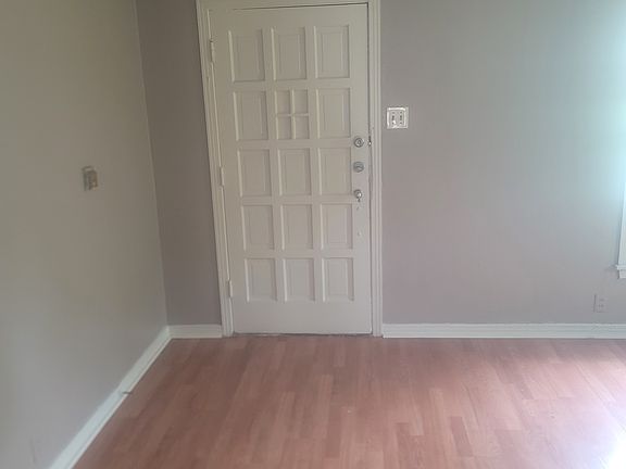 2nd image of 1901 Huntingdon Ave