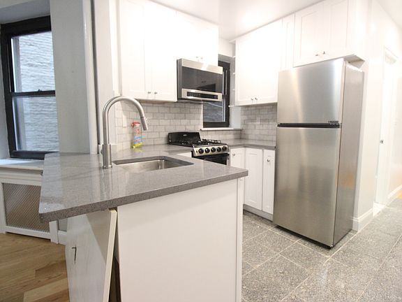 3rd image of 106 W 96th St APT B