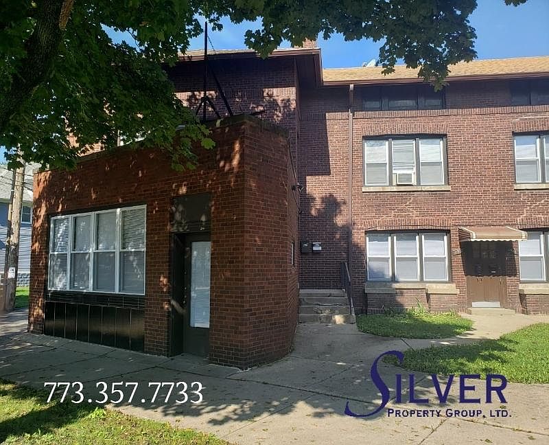 1st image of 4952 W Berteau Ave #1