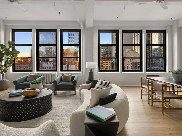448 W 37th St APT 12F, New York, NY 10018