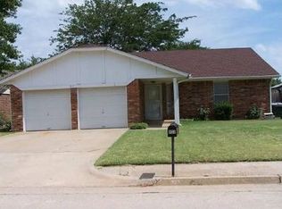 923 Brookhurst Blvd, Yukon, OK 73099