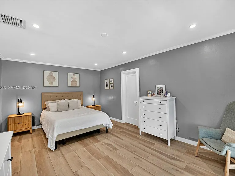 410 SW 55th Ave — Photo 25