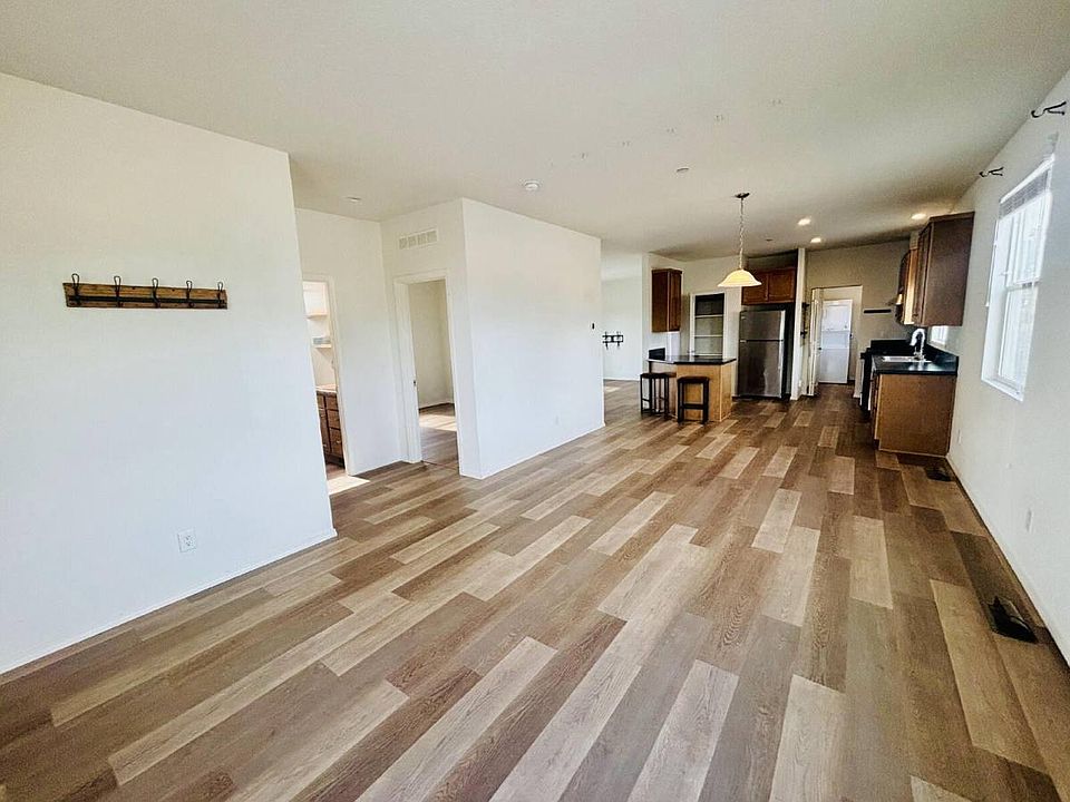 1st image of 61231 Deronda Ave