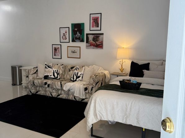 5399 SW 42nd St APT 2
