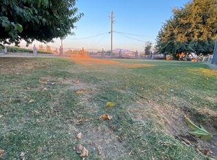 4516 Rossmore St, Bakersfield, CA 93307