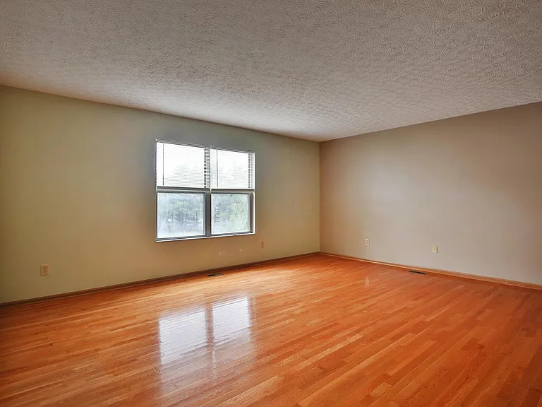 7567 Ladywell Ct — Photo 16