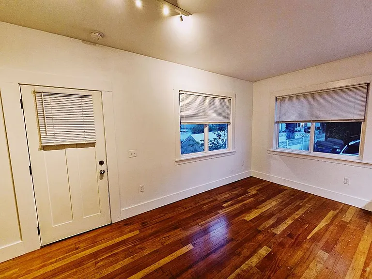 324 - Pelto Properties, LLC — Photo 13