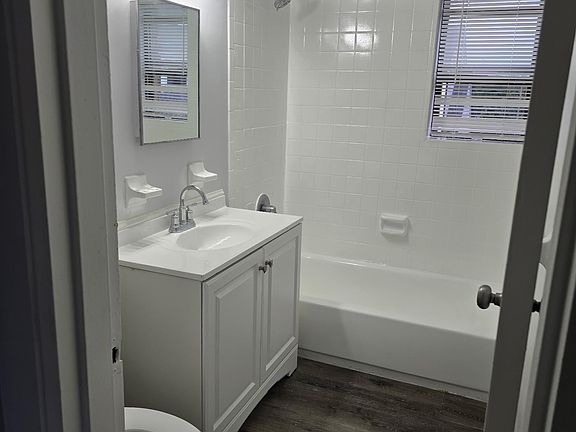 2nd image of 750 River Rd APT 3E