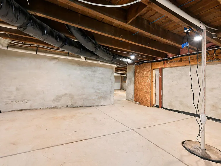 1512 Naamans Creek Rd — Photo 35