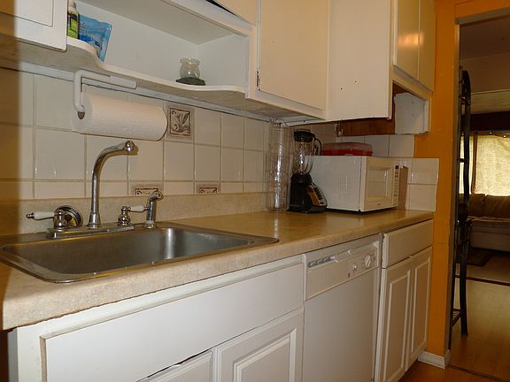 5th image of 108 Roosevelt Dr