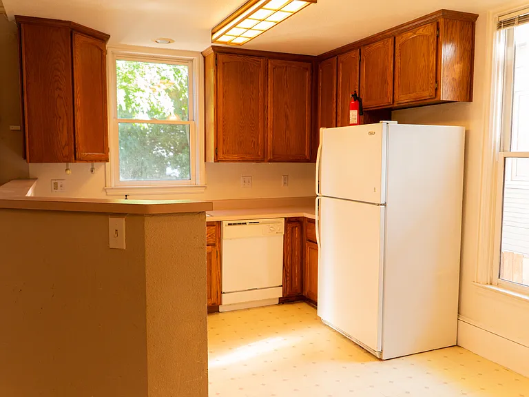 925 F St #2 — Photo 8