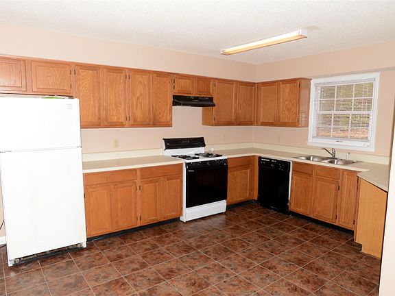 3rd image of 450 Sheppard Xing Ct