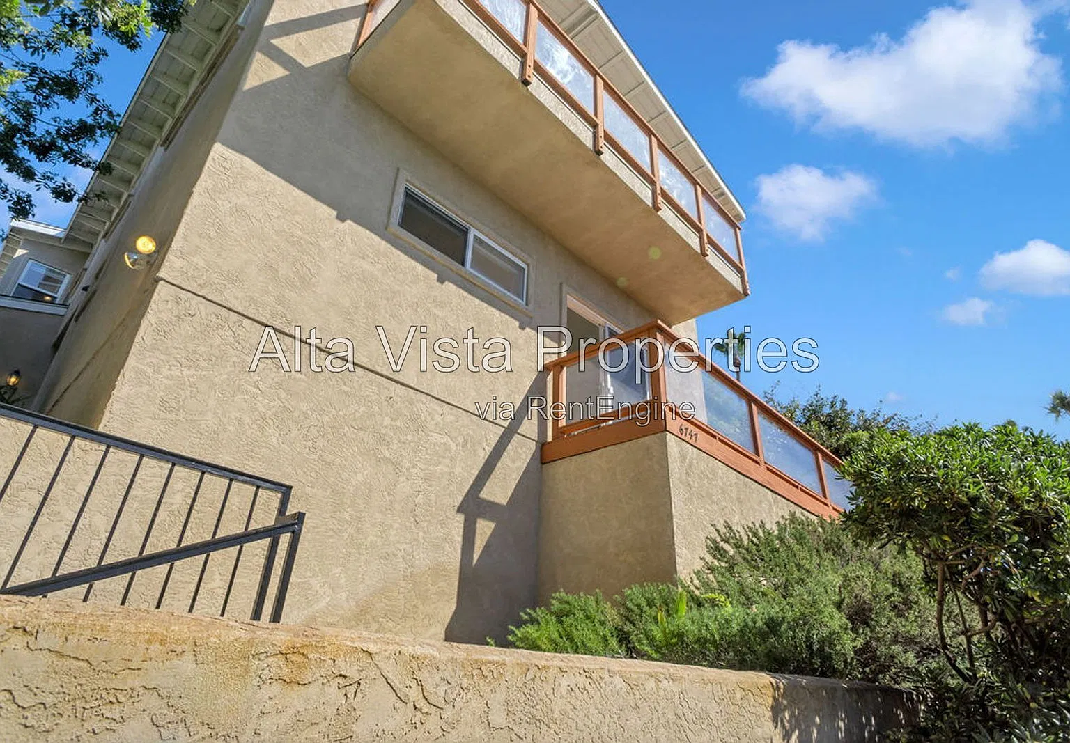 2 bed, 2.0 bath, 2100 sqft, $5,995 — Photo 2