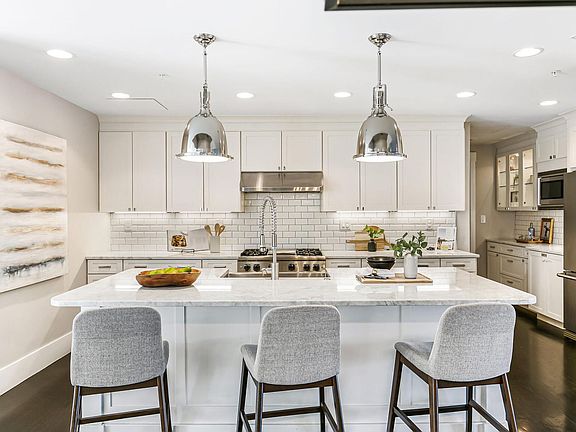 5th image of 1735 19th St Unit 3C