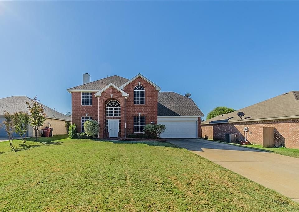 1st image of 409 Highview Cir