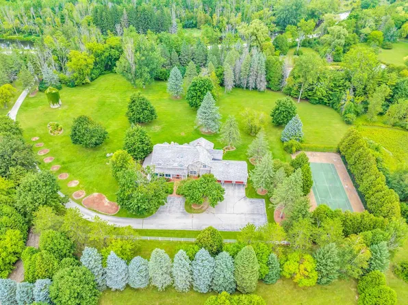 10101 Cedar Creek ROAD, Cedarburg, WI 53012