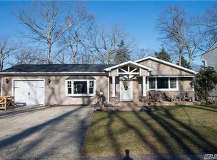 283 Haypath Rd, Old Bethpage, NY 11804