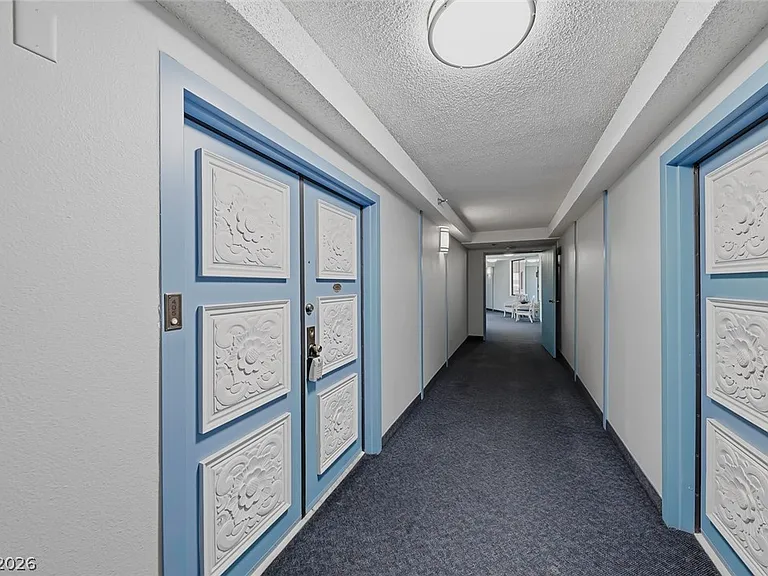 205 E Harmon Ave #405 — Photo 3