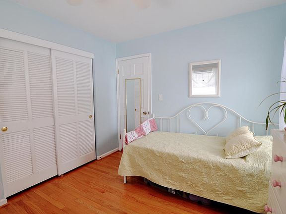 5th image of 5122 Craun Ln