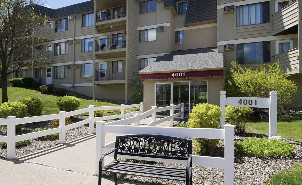 1st image of 4001 Heritage Dr Unit 208