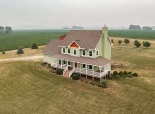 3745 Jordans Grove Rd, Central City, IA 52214