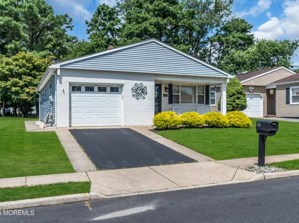 15 Encinitas Drive, Toms River, NJ 08757