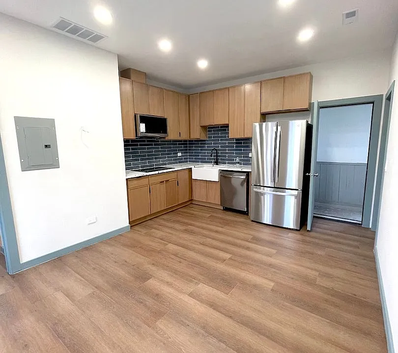 1001 W 31st St #C2