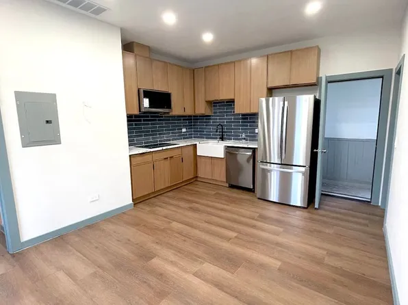 1001 W 31st St #C2, Chicago, IL 60608