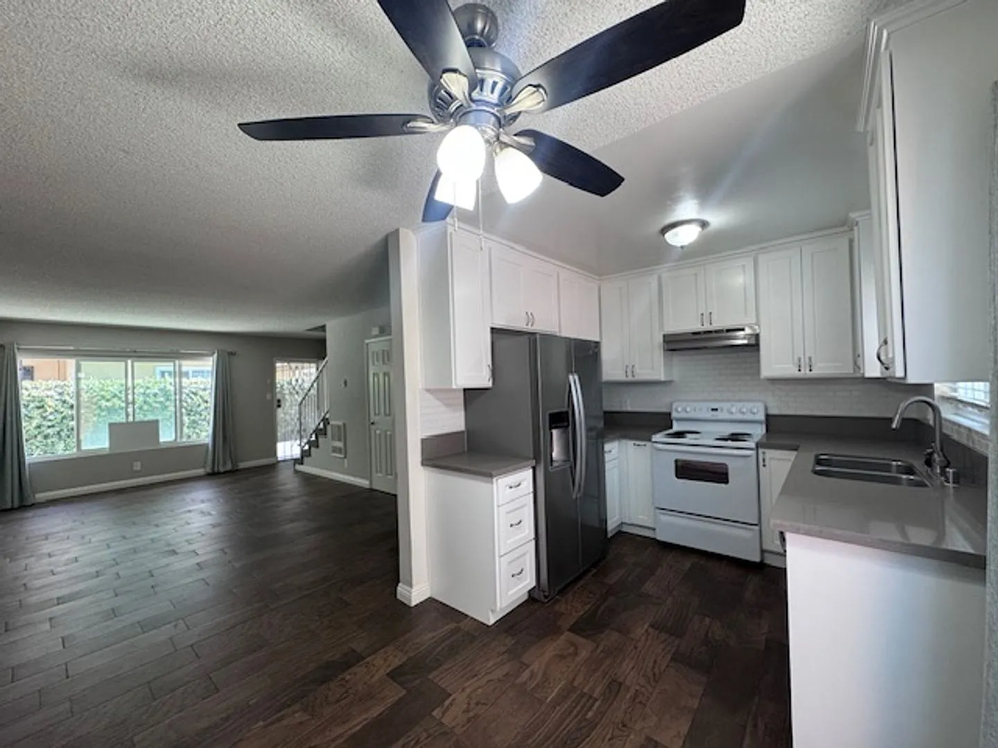 Alamitos Beach Apartment — Photo 1