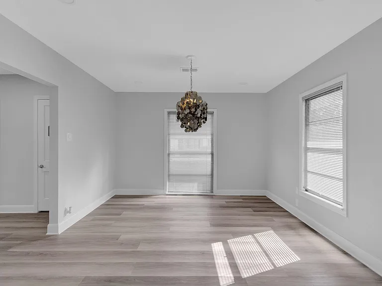 3327 Wentworth St — Photo 8