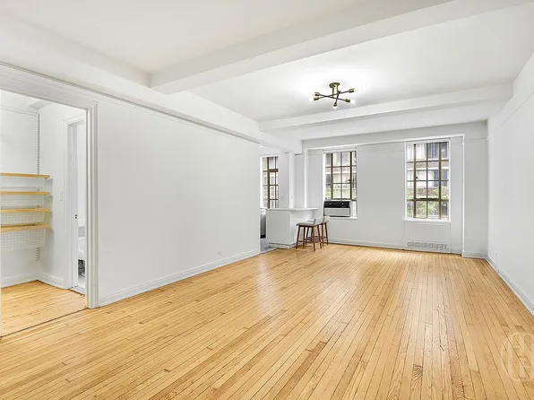 333 W 56th St APT 3H, New York, NY 10019