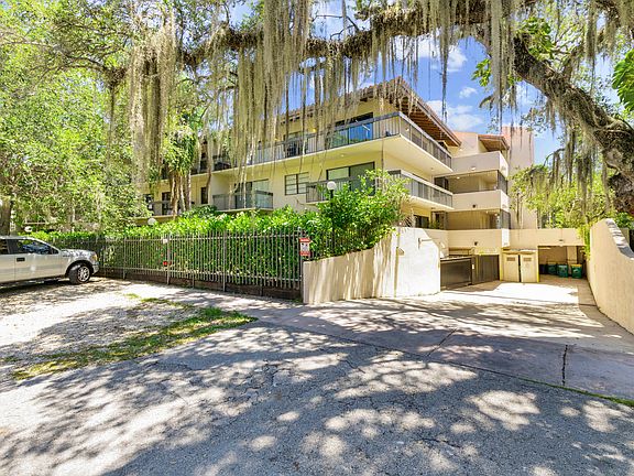 4th image of 5201 Orduna Dr APT 17