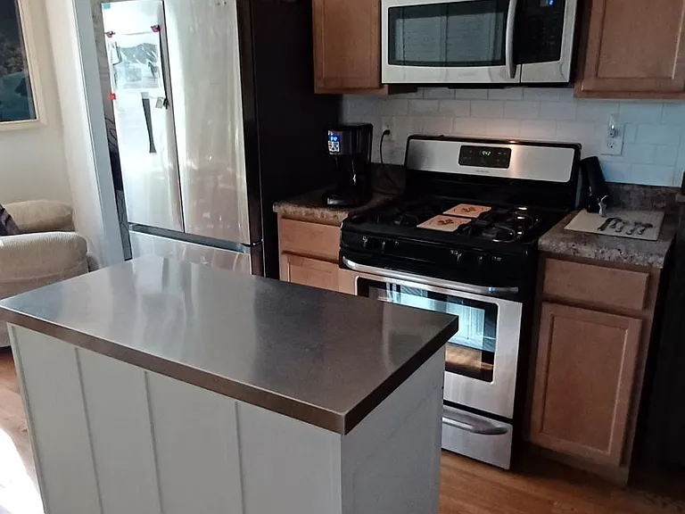 963 Springdale Dr — Photo 3