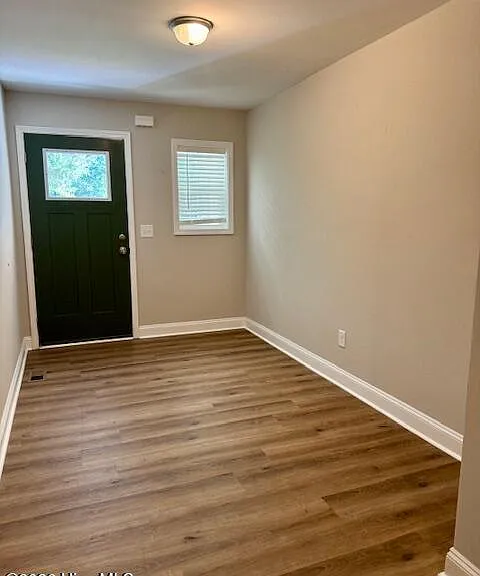 1050 W Indiana Ave — Photo 4