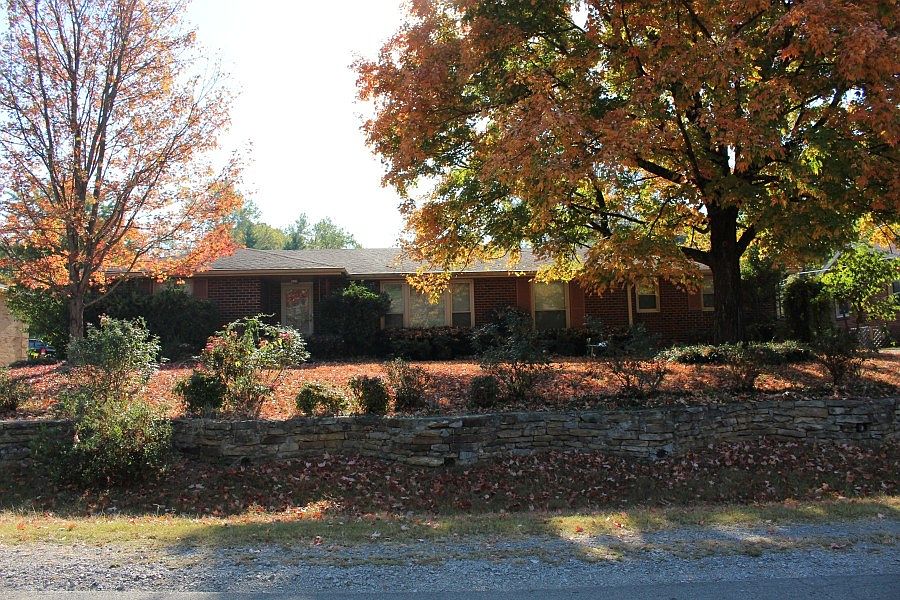 1st image of 422 Glenpark Dr